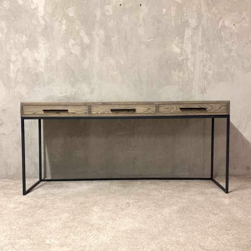 Banks Desk Smoke (170w)