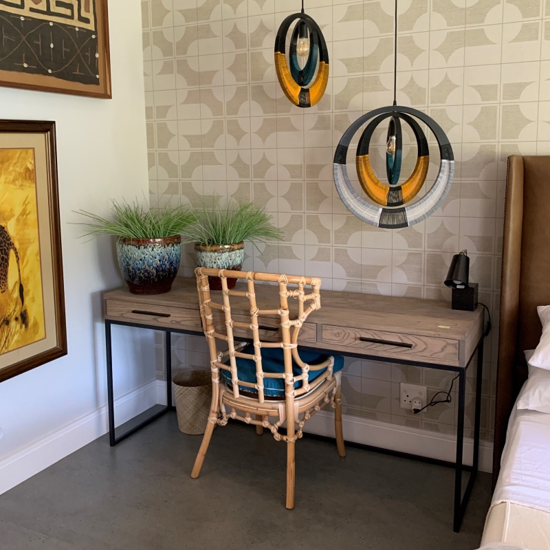 Banks Desk Smoke (170w) - Image 2