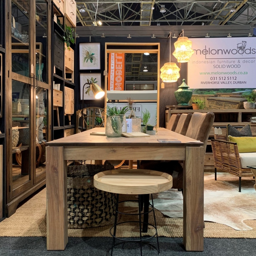 Klue Dining Table - Image 7