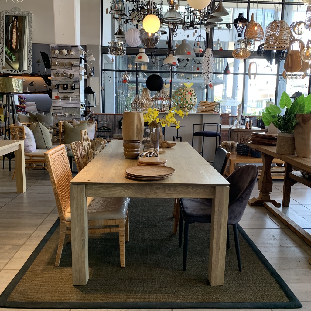 Klue Dining Table - Image 9