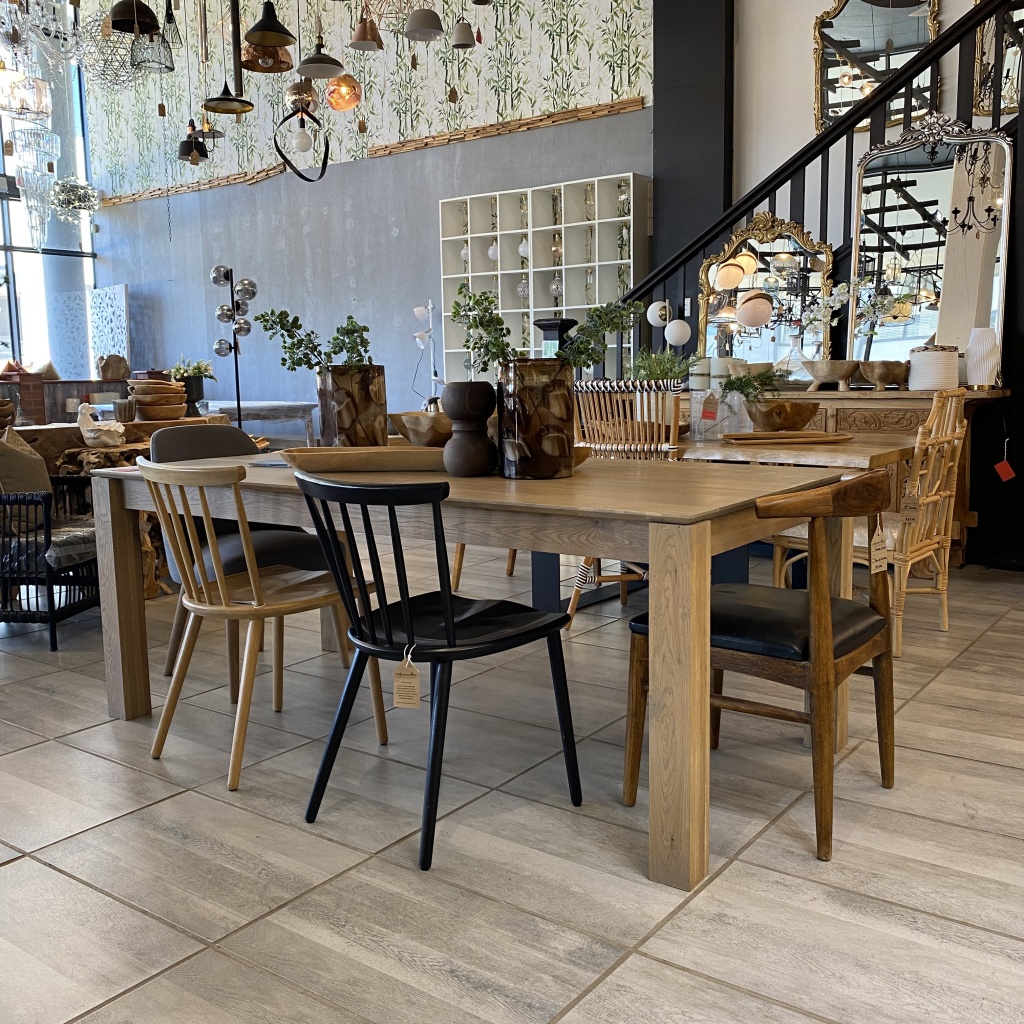 Klue Dining Table - Image 4