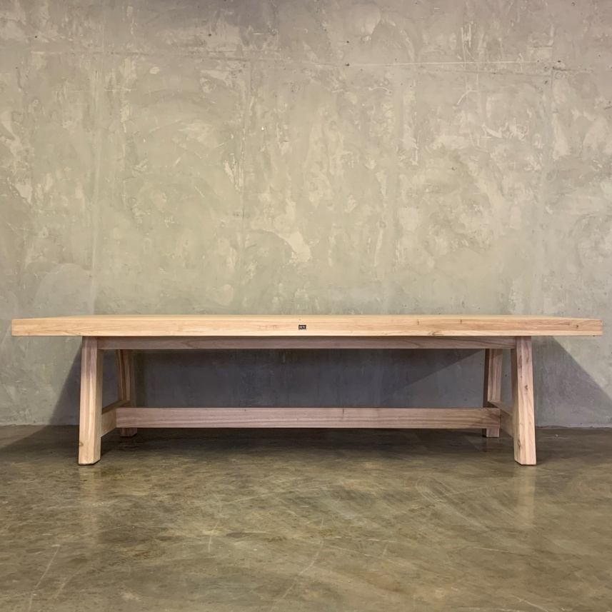 A Leg Dining Table